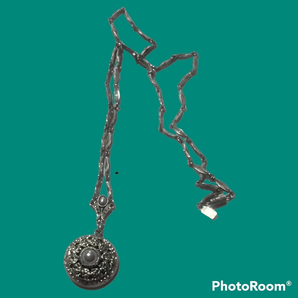 1928 Silver tone 30" chain with locket